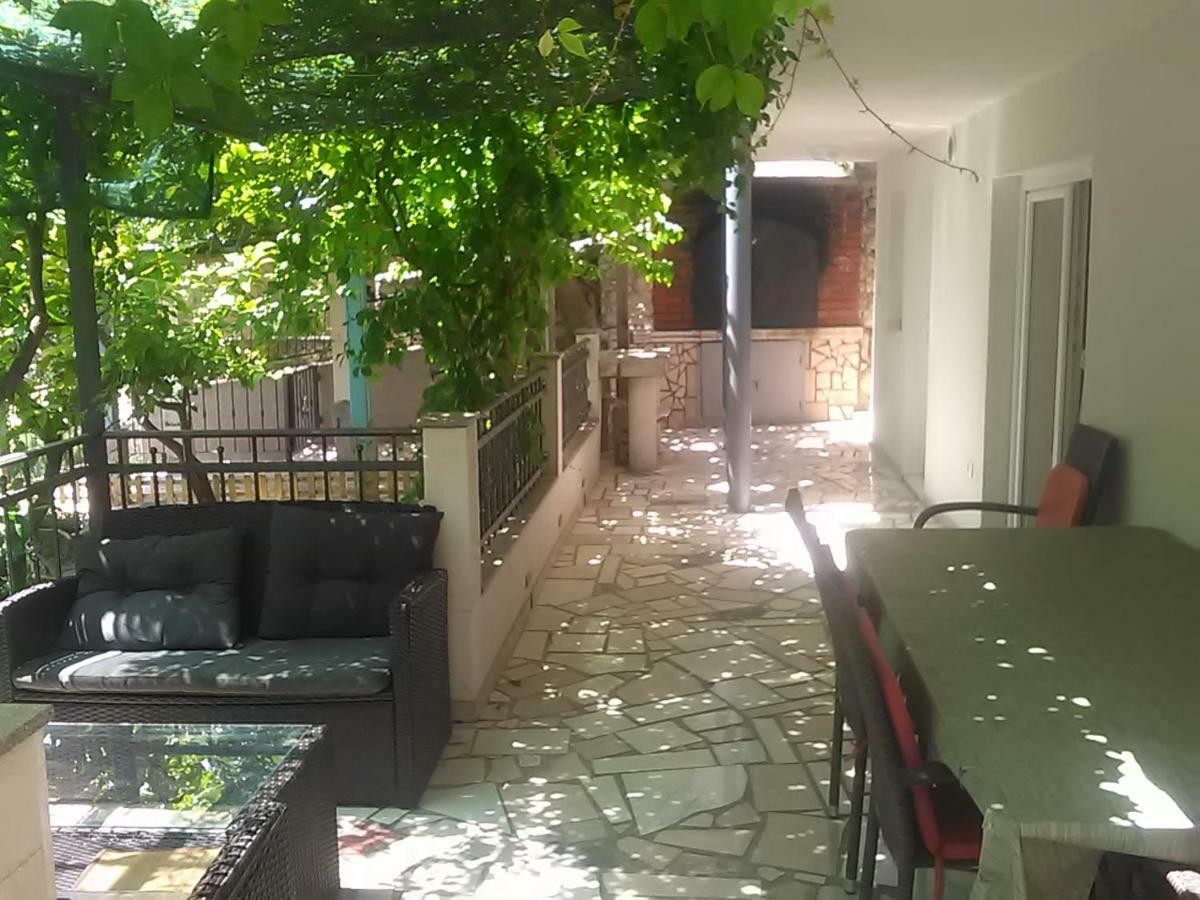 Apartment Pavlic 2 Omis